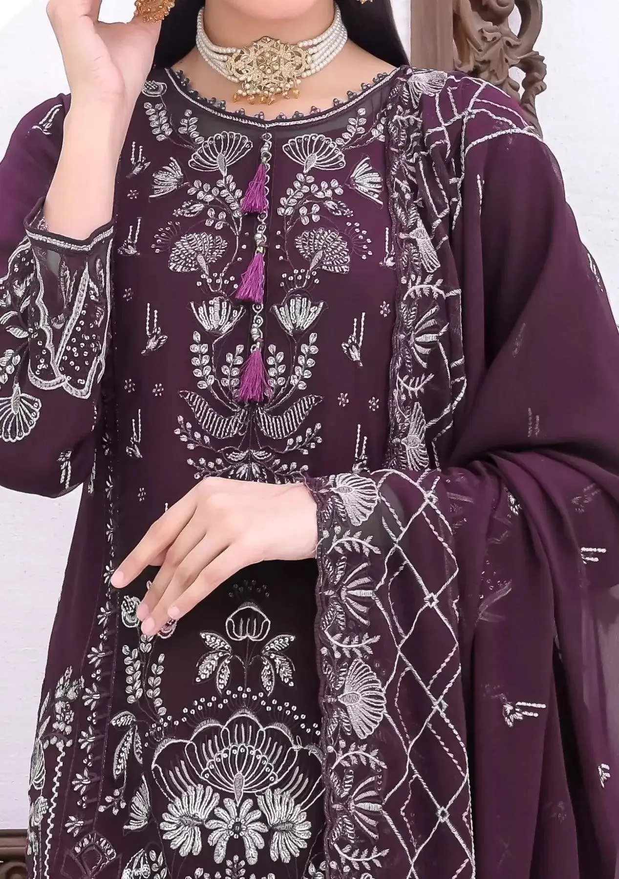 pakistani-bin-hameed-horain-embroidered-unstitched-chiffon-three-piece-matterhorn_3_B1JxXHrr13U